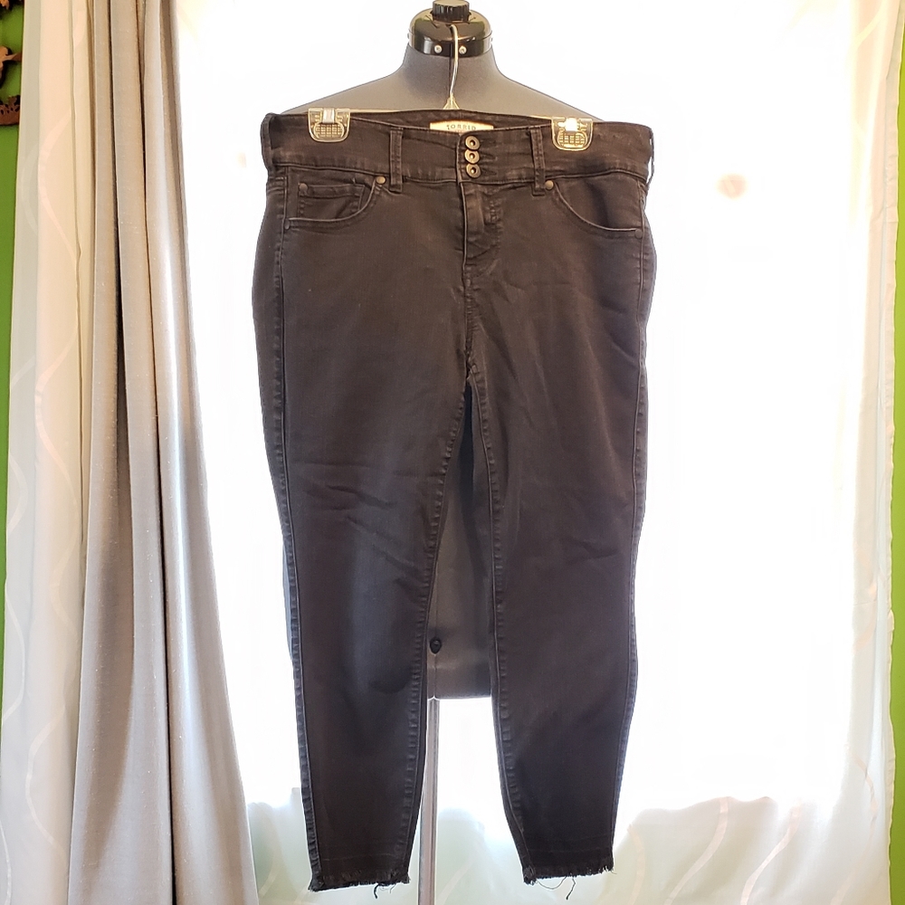 TORRID CROP DENIM
